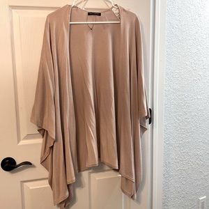 Pink poncho sweater wrap. NWOT banana republic